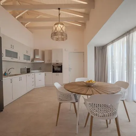 Διαμέρισμα Kavo Seaside Luxury Αργάσι