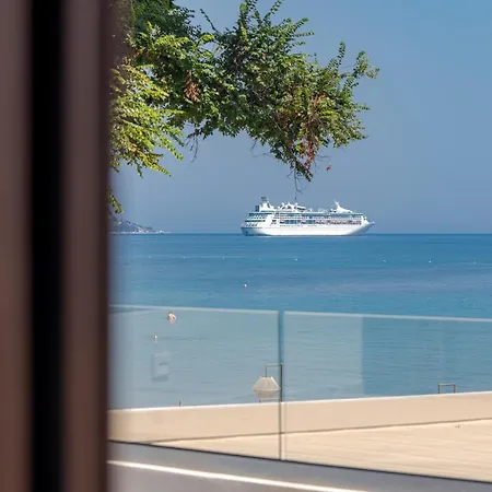 Kavo Seaside Luxury דירה *